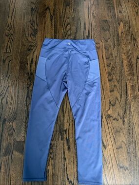 lululemon Tights 7/8 length side pockets Size 12